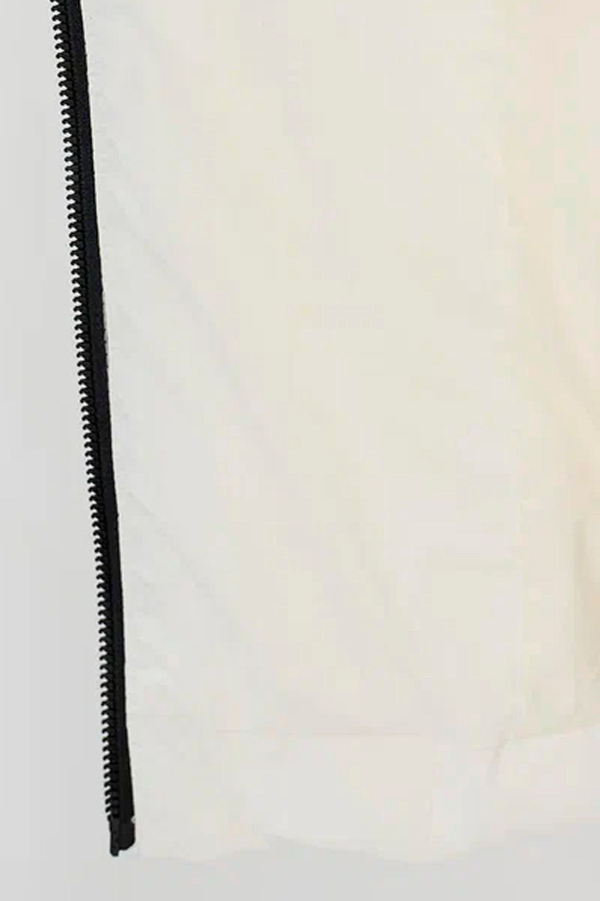 Куртка с декоративной тесьмой по линии капюшона, 46р