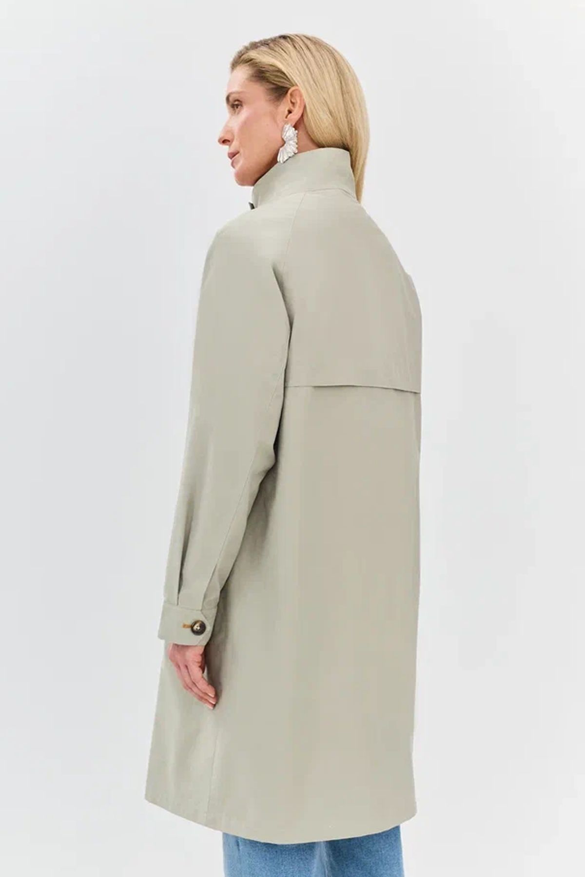 Элегантный укороченный плащ до колена, 42р