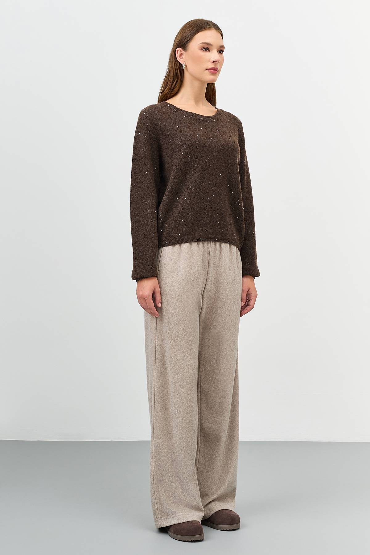 Коричневый джемпер с мерцающим люрексом, 50