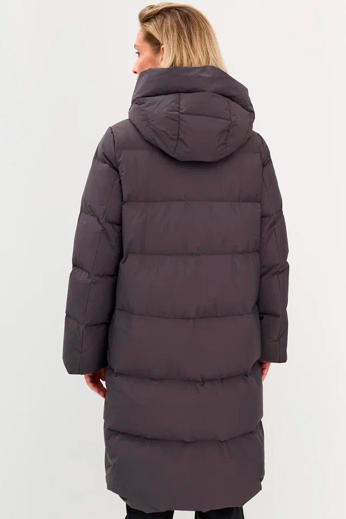 Пуховое пальто с объемными карманами, 40р