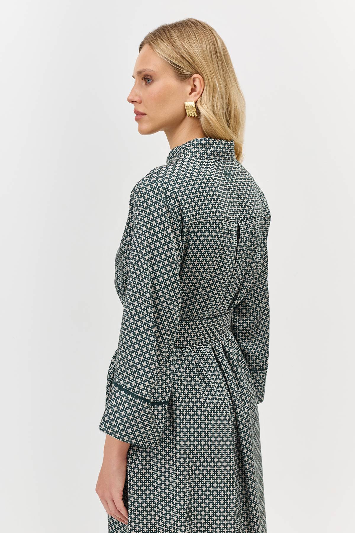 Лимитированная серия платье-рубашка с геометрическим принтом и палантином, 40