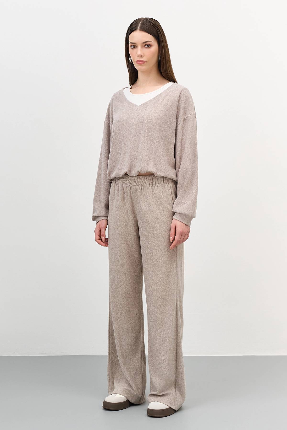 Брюки из фактурного трикотажа в цвете какао, 48