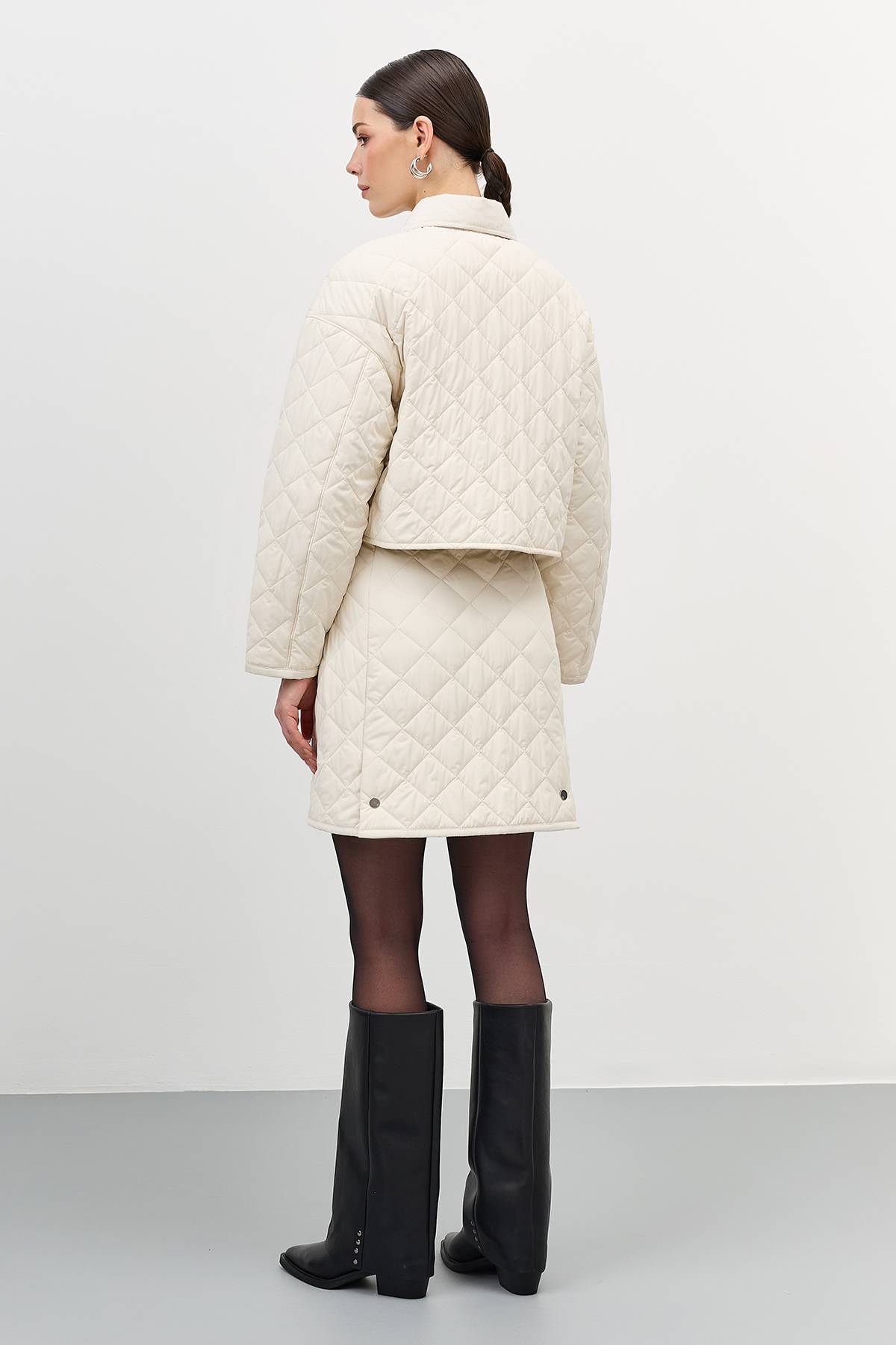 Лимитированная серия светло-бежевая куртка с палантином, 48