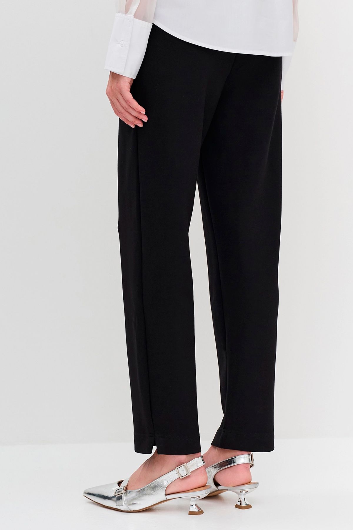 Чёрные брюки с резинкой на талии, 42р