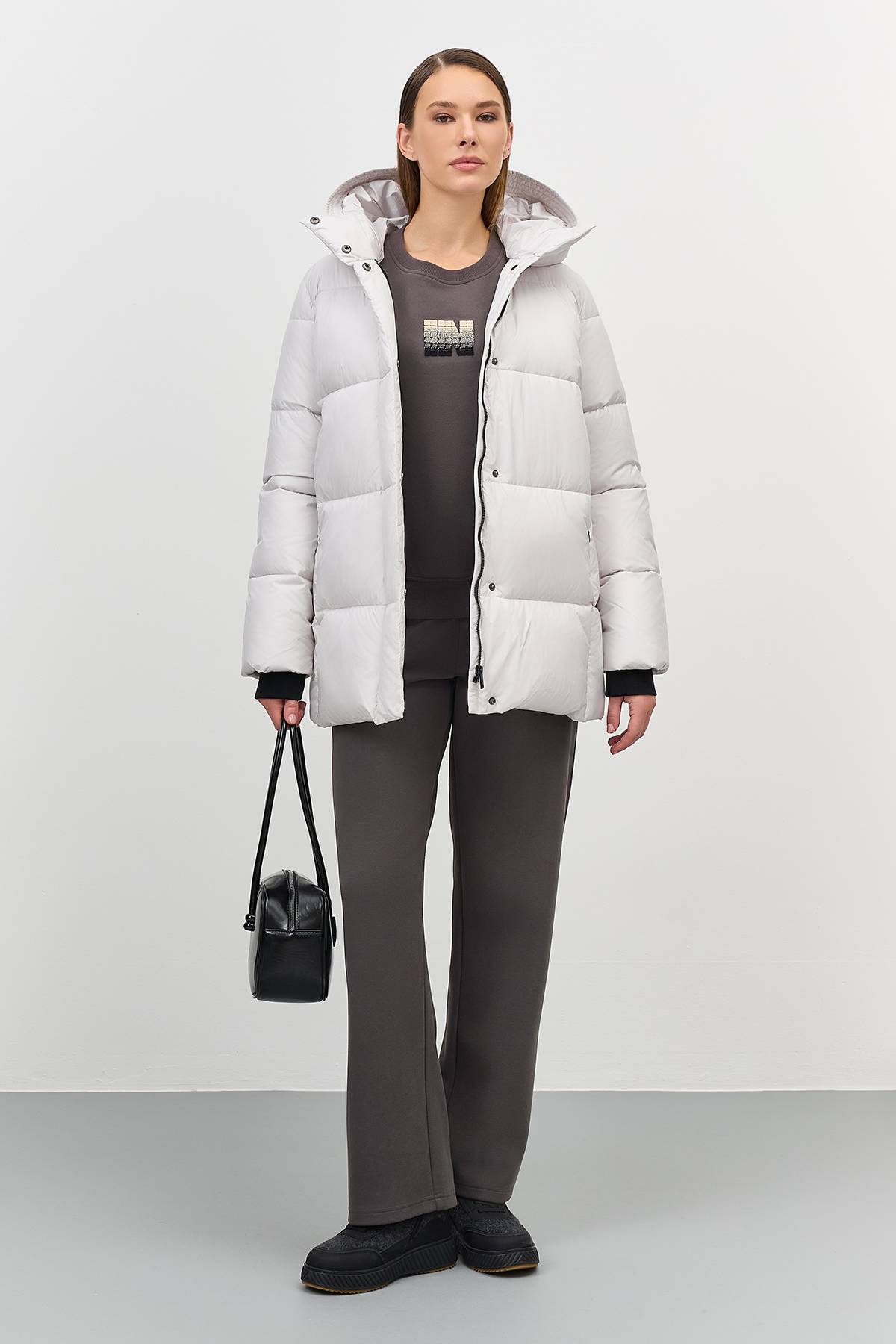 Лимитированная серия Светлая удлиненная куртка с трикотажными манжетамис палантином, 42