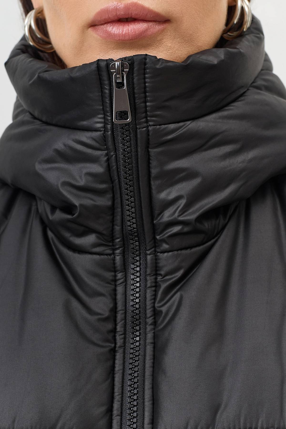 Манишка с капюшоном, One