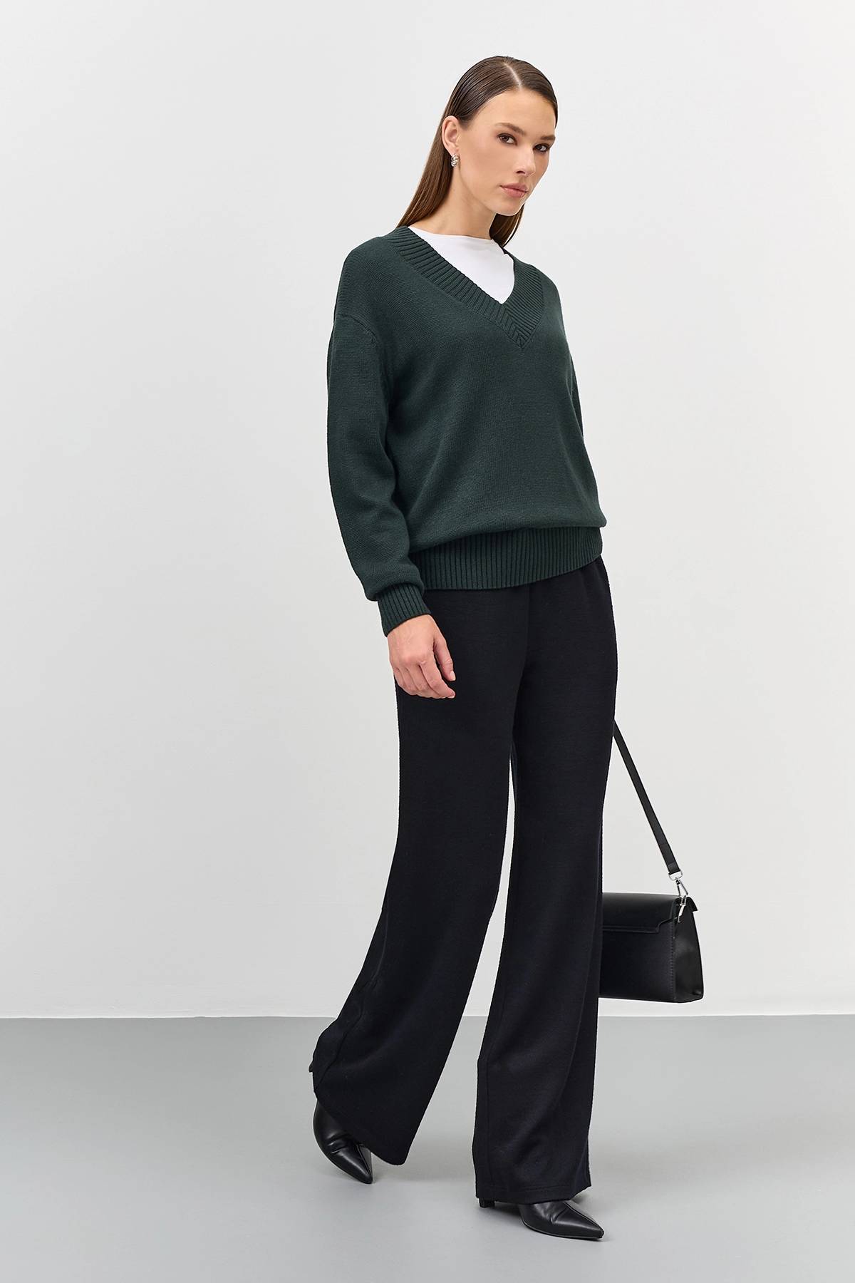 Базовый джемпер с V-образным вырезом, 40