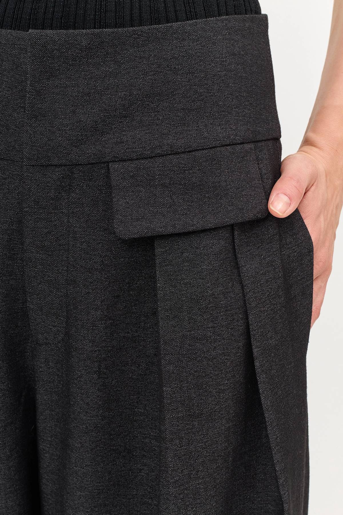 Брюки палаццо с акцентными складками, 36