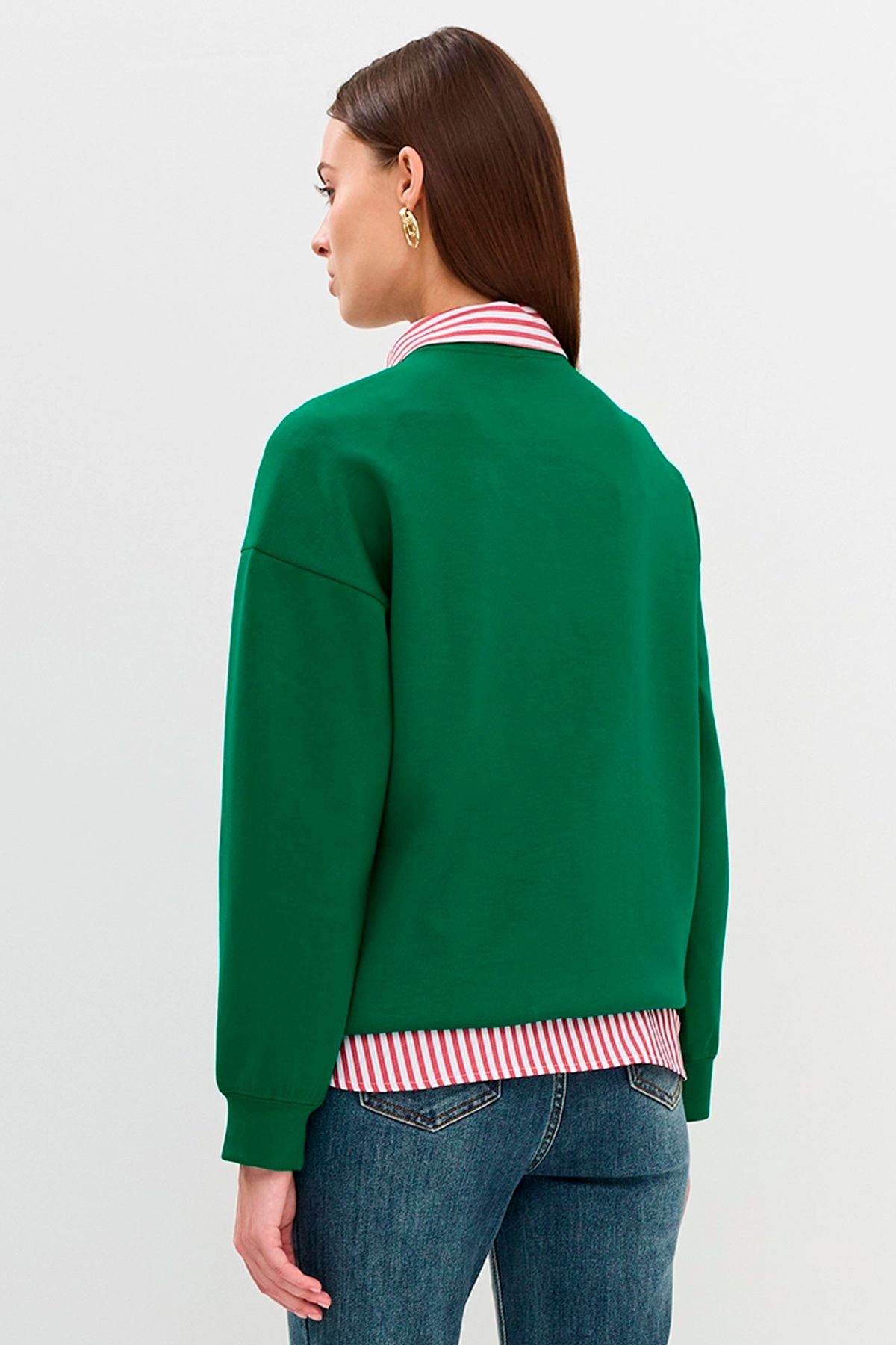 Джемпер-свитшот в зелёном цвете со спущенной линией плеча, 50р