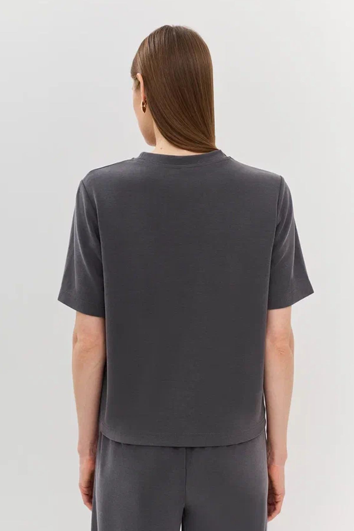 Базовый джемпер из модала свободного силуэта, 52р