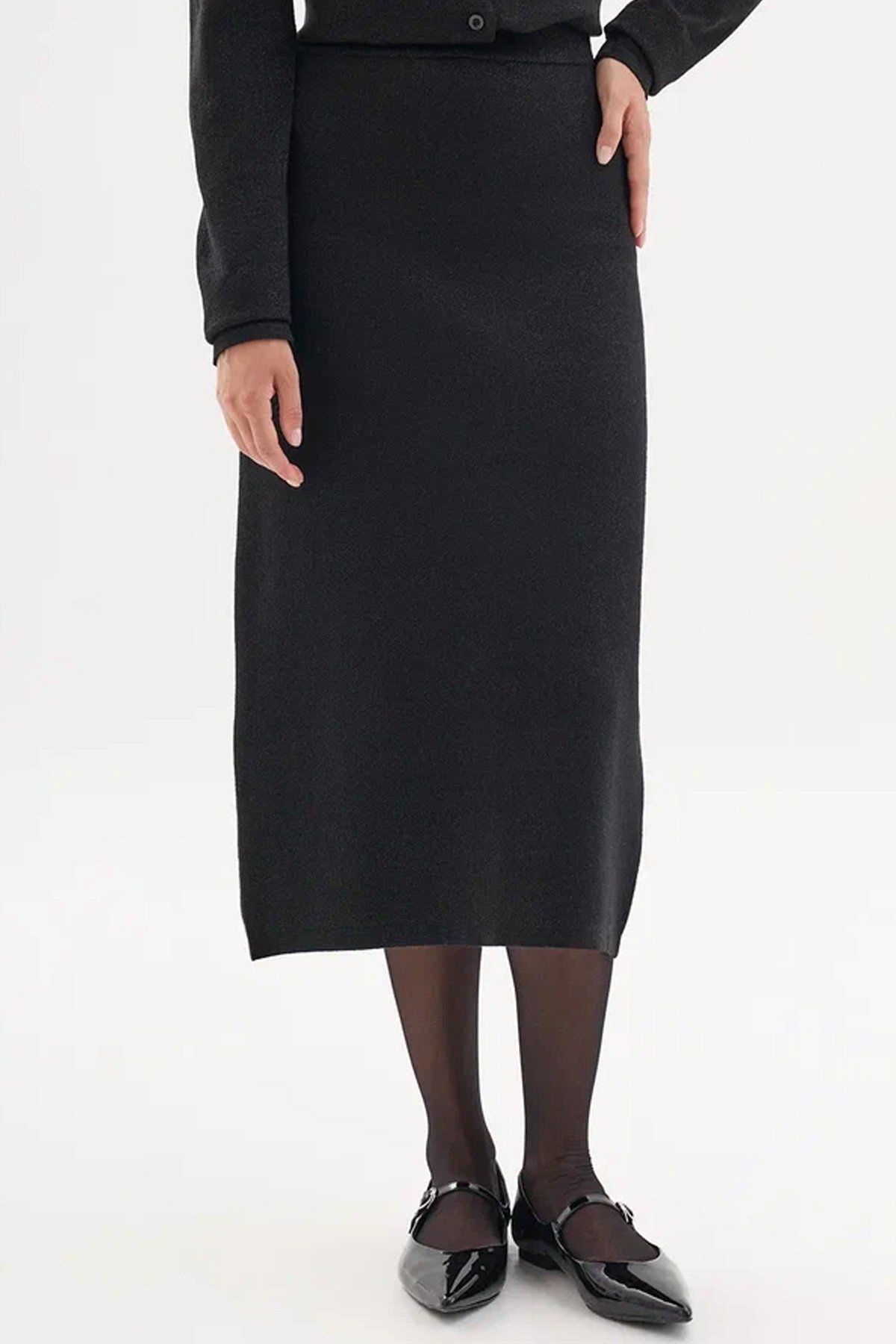 Трикотажная юбка с люрексом в черном цвете, 50р