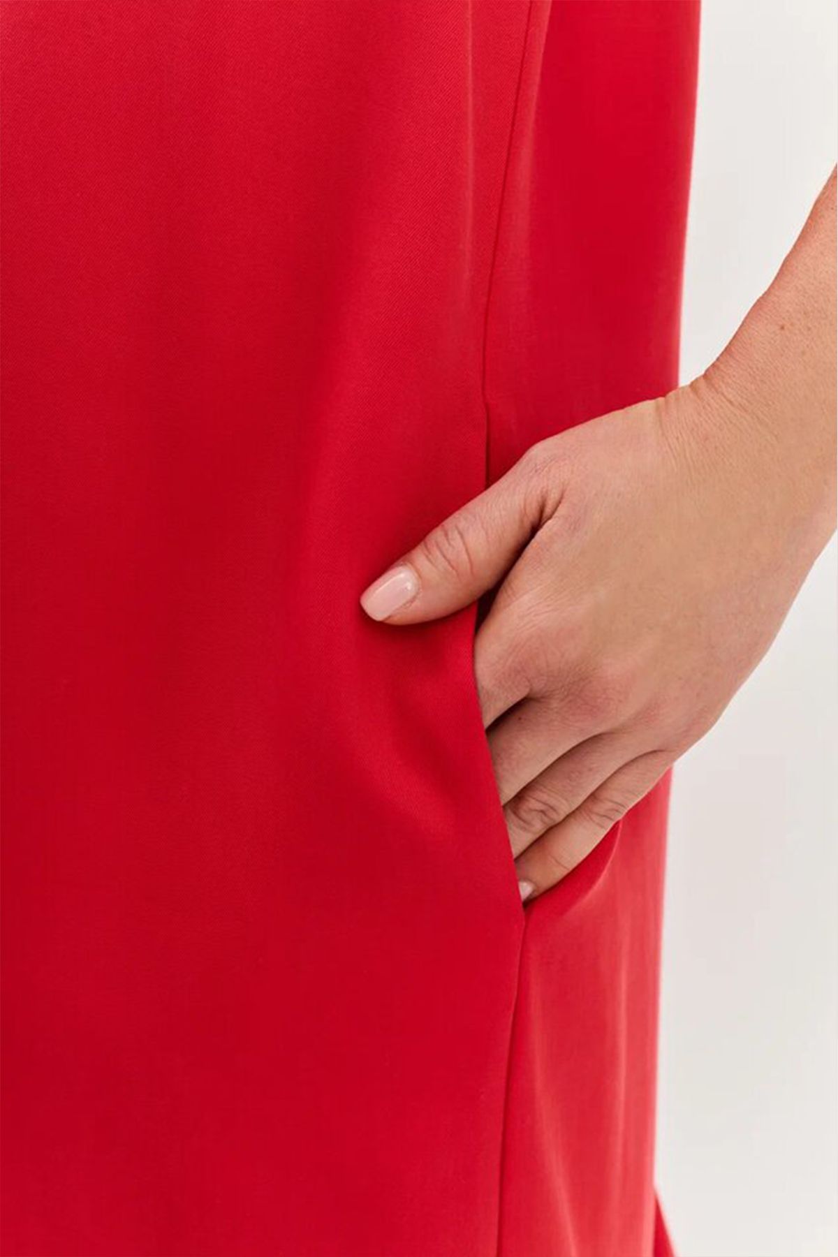 Платье красного цвета без рукавов, 44р