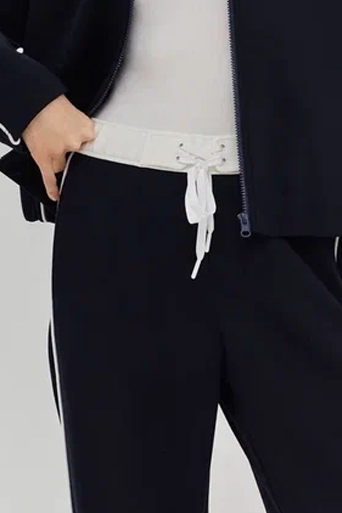 Трикотажные спортивные брюки свободного силуэта, 50р