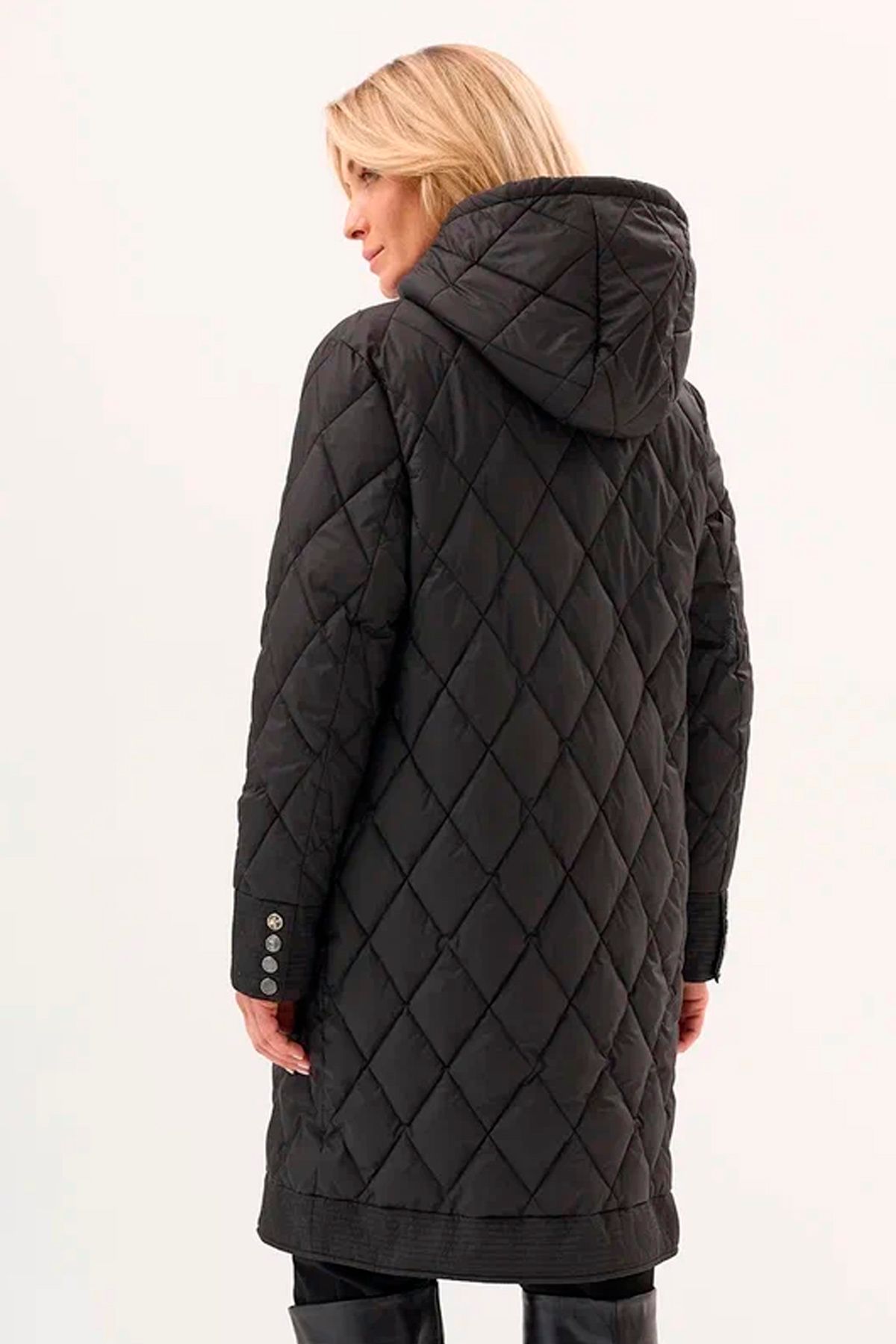 Пальто с ромбовидной стежкой и акцентными застежками, 46р