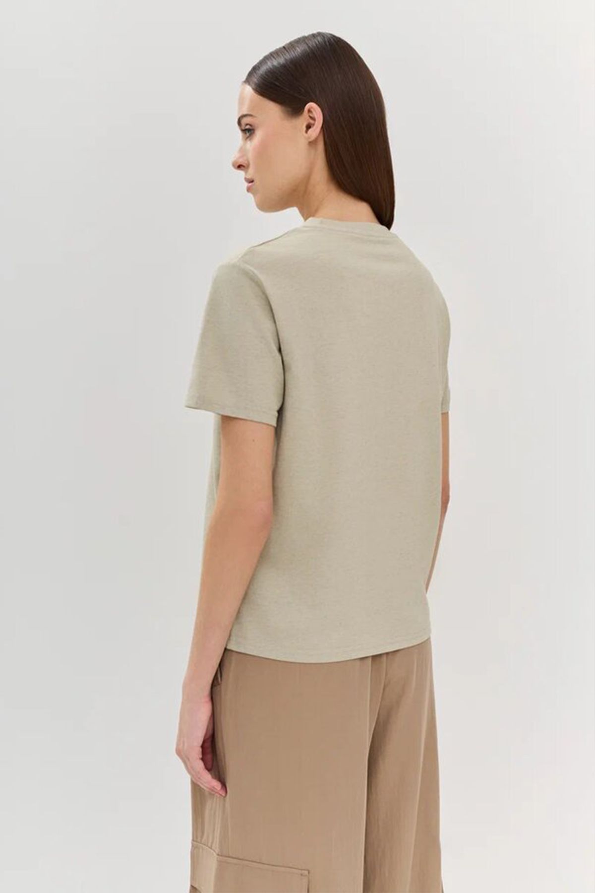 Футболка с фирменной надписью SVG, 50р