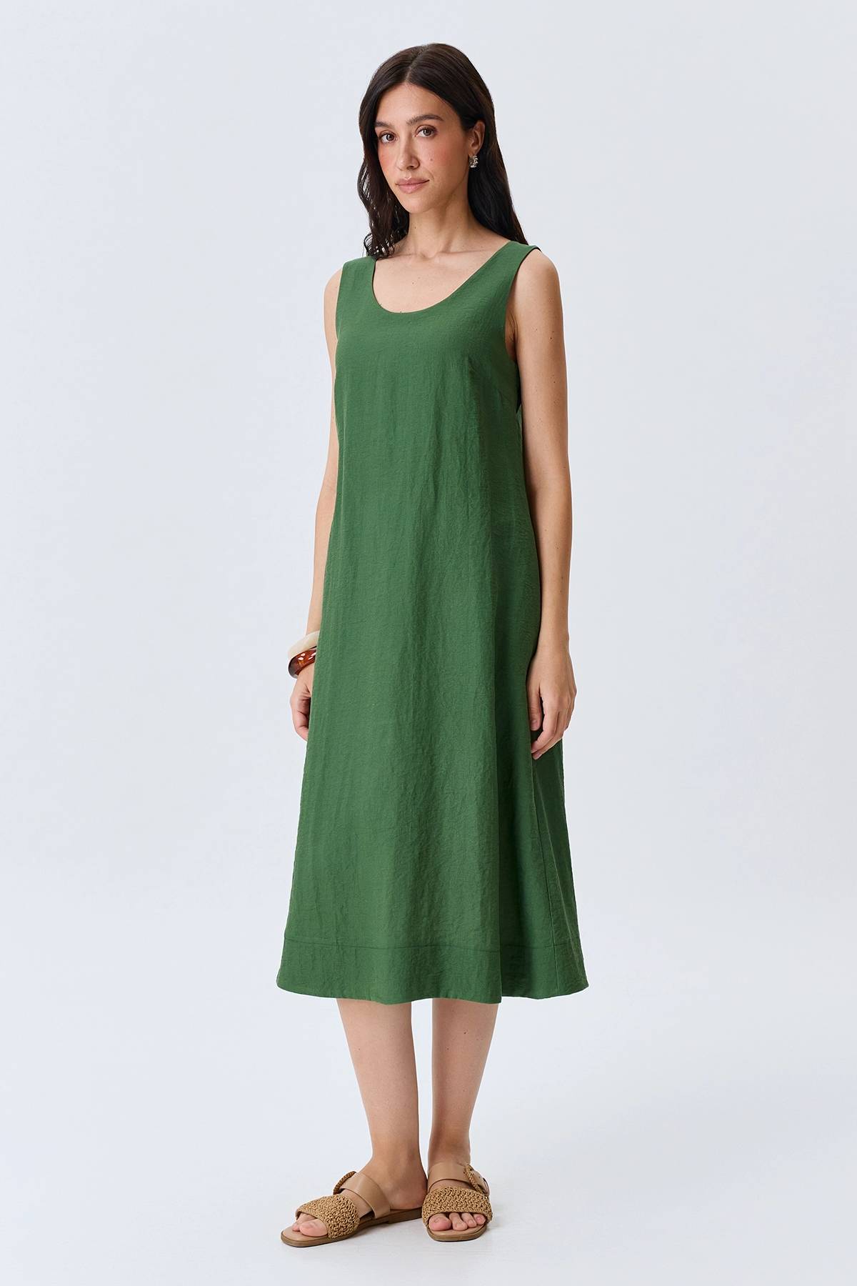 Свободное платье с поясом в зеленом цвете, 52