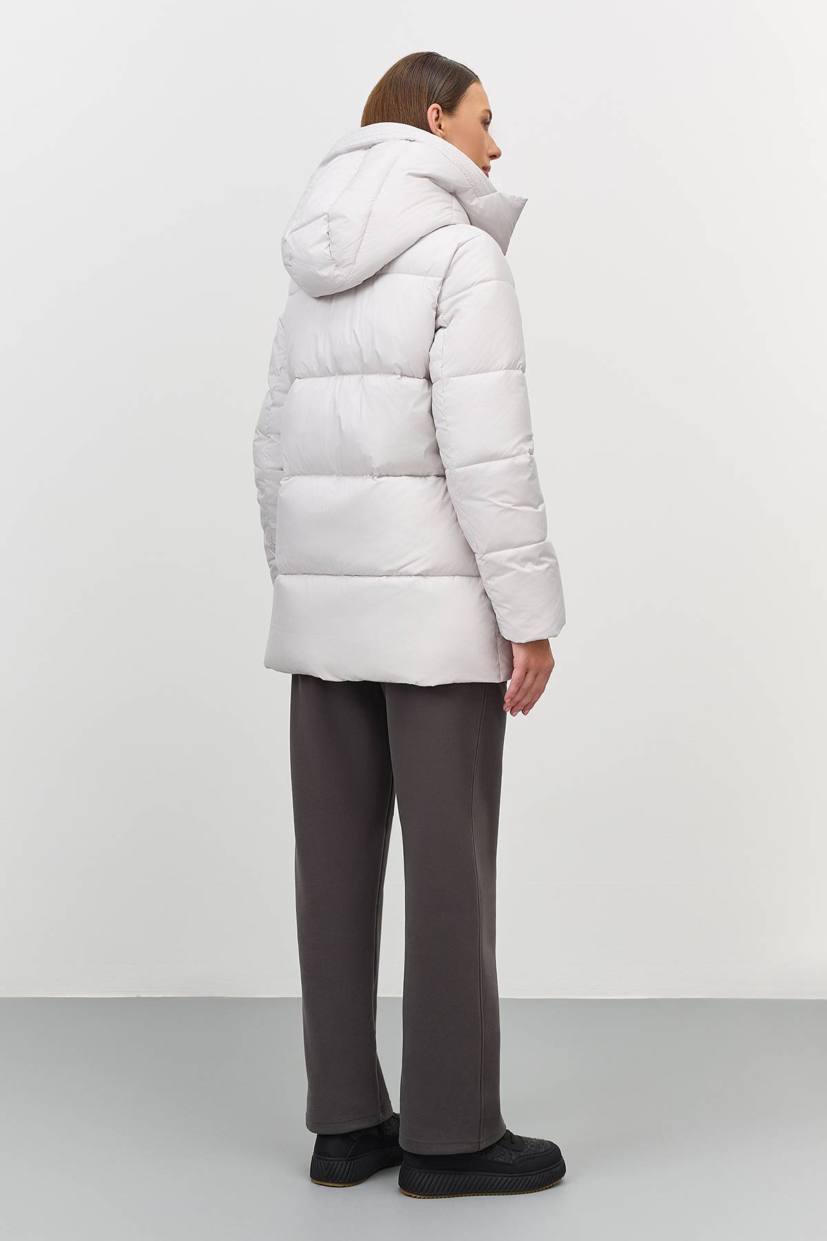 Лимитированная серия Светлая удлиненная куртка с трикотажными манжетамис палантином, 42