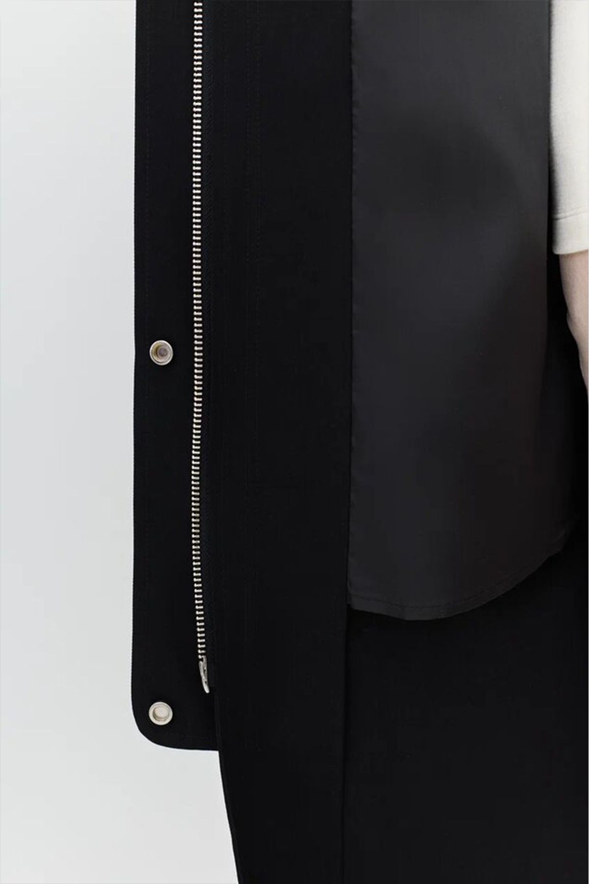 Элегантный черный плащ с мягким воротником, 42р