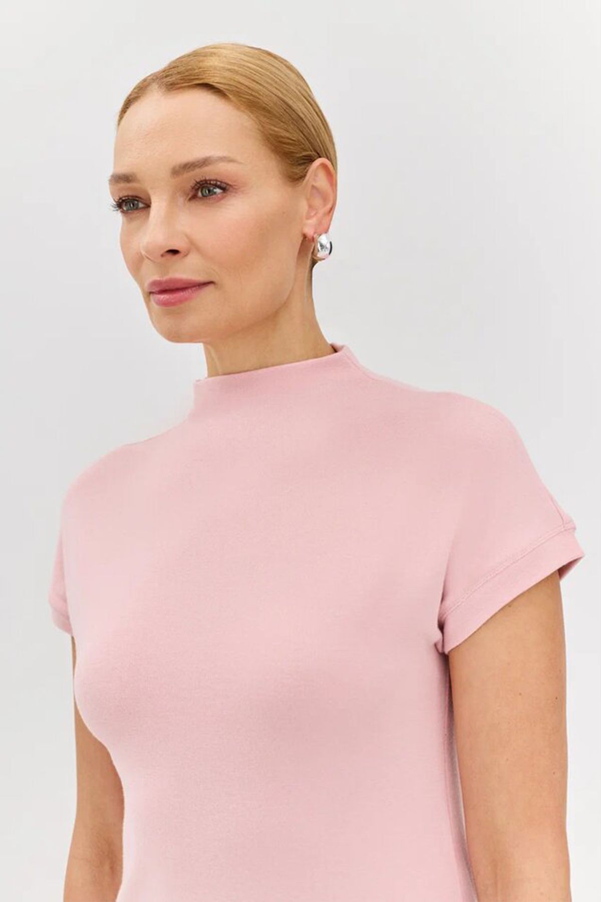 Топ розового цвета с цельнокроеным воротником-стойкой, 42р