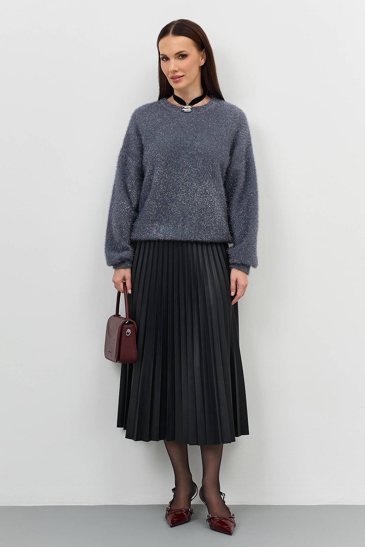 Джемпер из мерцающей пряжи, 42