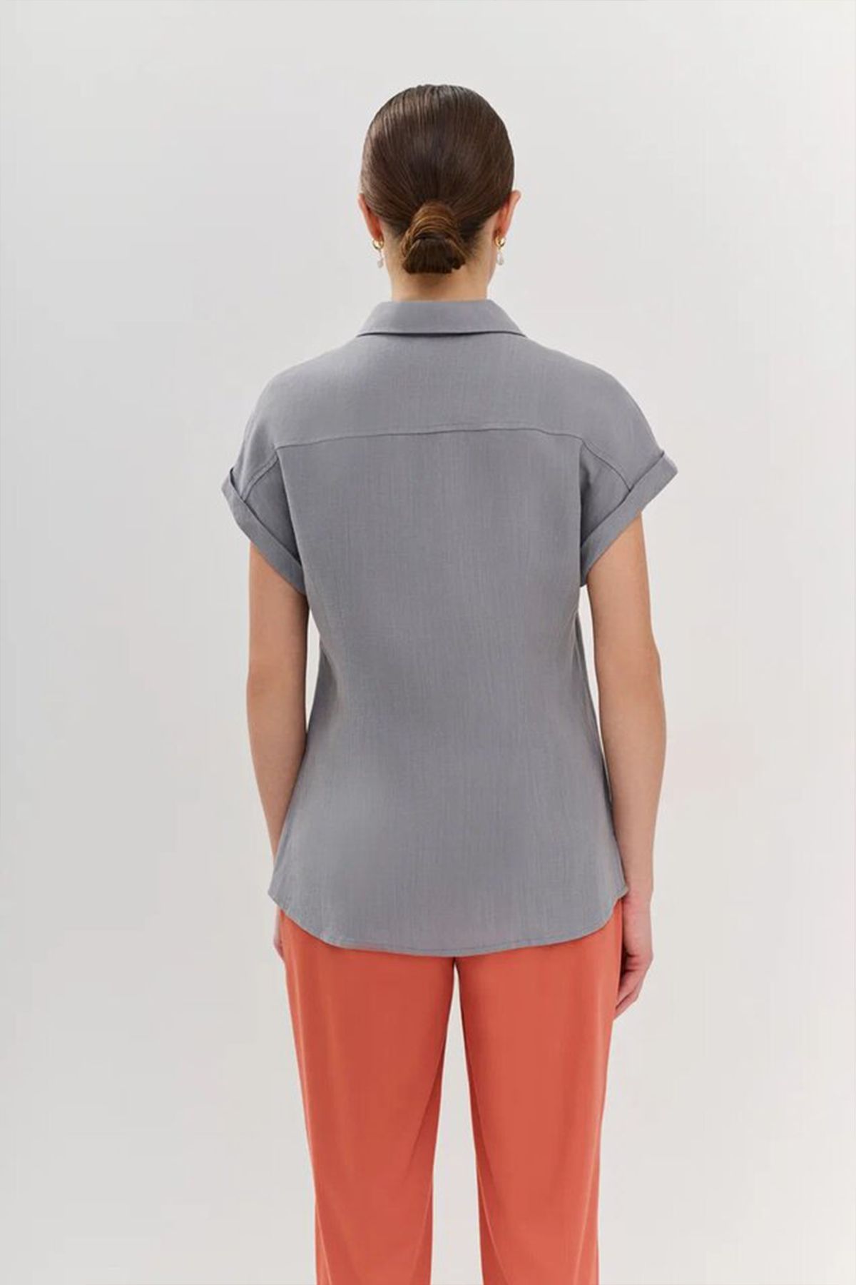 Блузка серого цвета с коротким рукавом, 52р