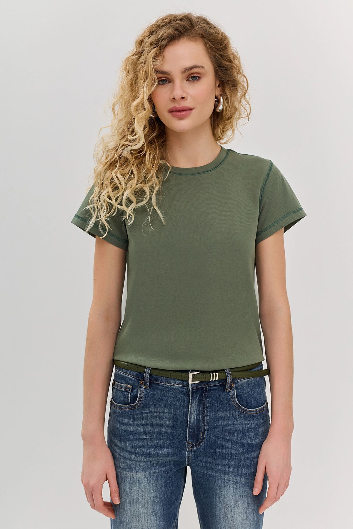 Узкий ремень с металлическими шлевками, S