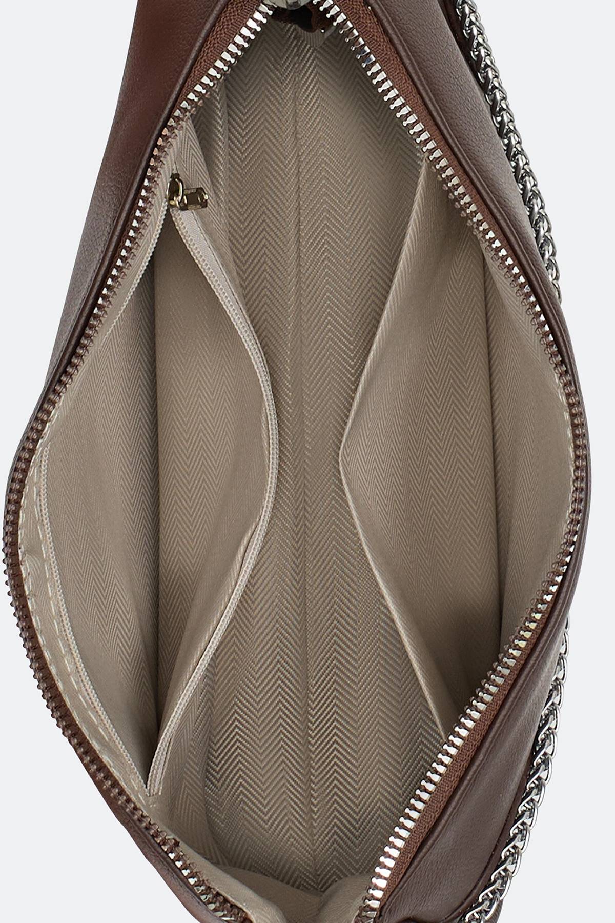 Сумка из искусственной кожи с акцентной цепочкой, One