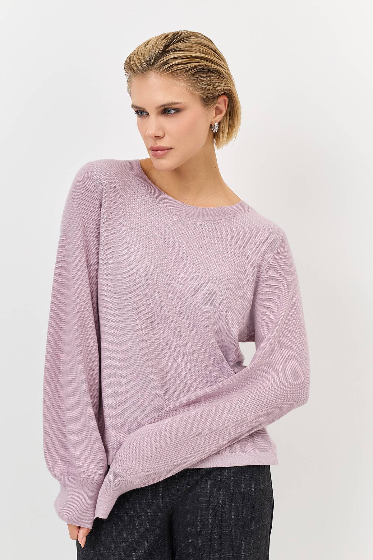 Лимитированная серия джемпер с объемными рукавами и палантином, 38