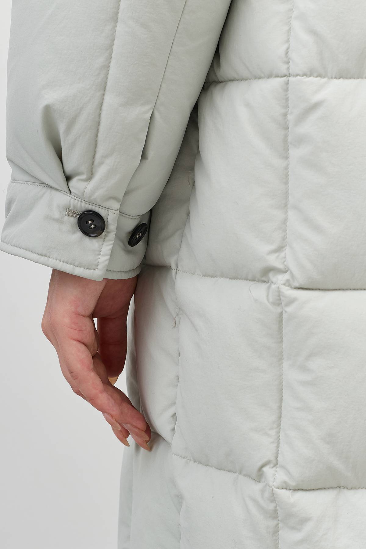 Лимитированная серия Стеганое пальто с контрастной фурнитуройс палантином, 40