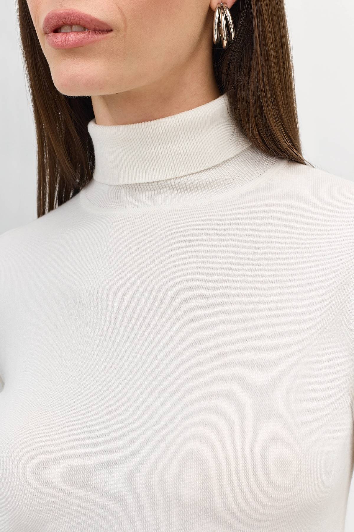 Базовая водолазка из смесовой вискозы в молочном цвете, 42