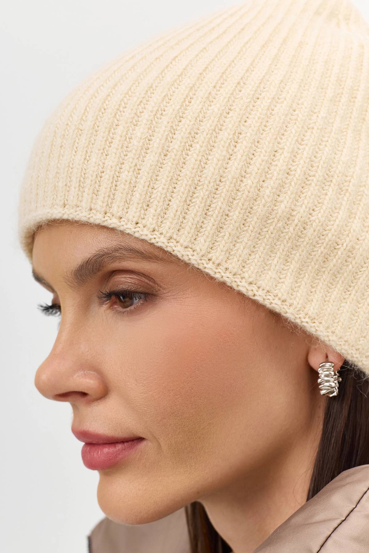 Светлая шапка в рубчик с ангорой, One