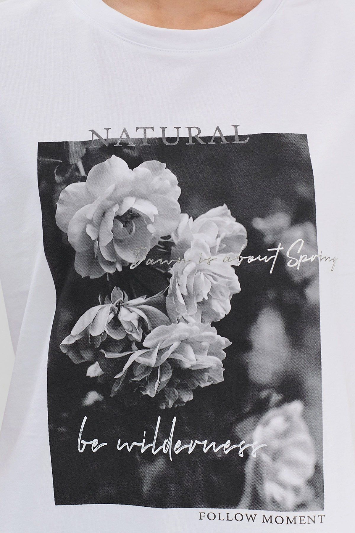 Хлопчатая футболка с чёрно-белым принтом, 50р