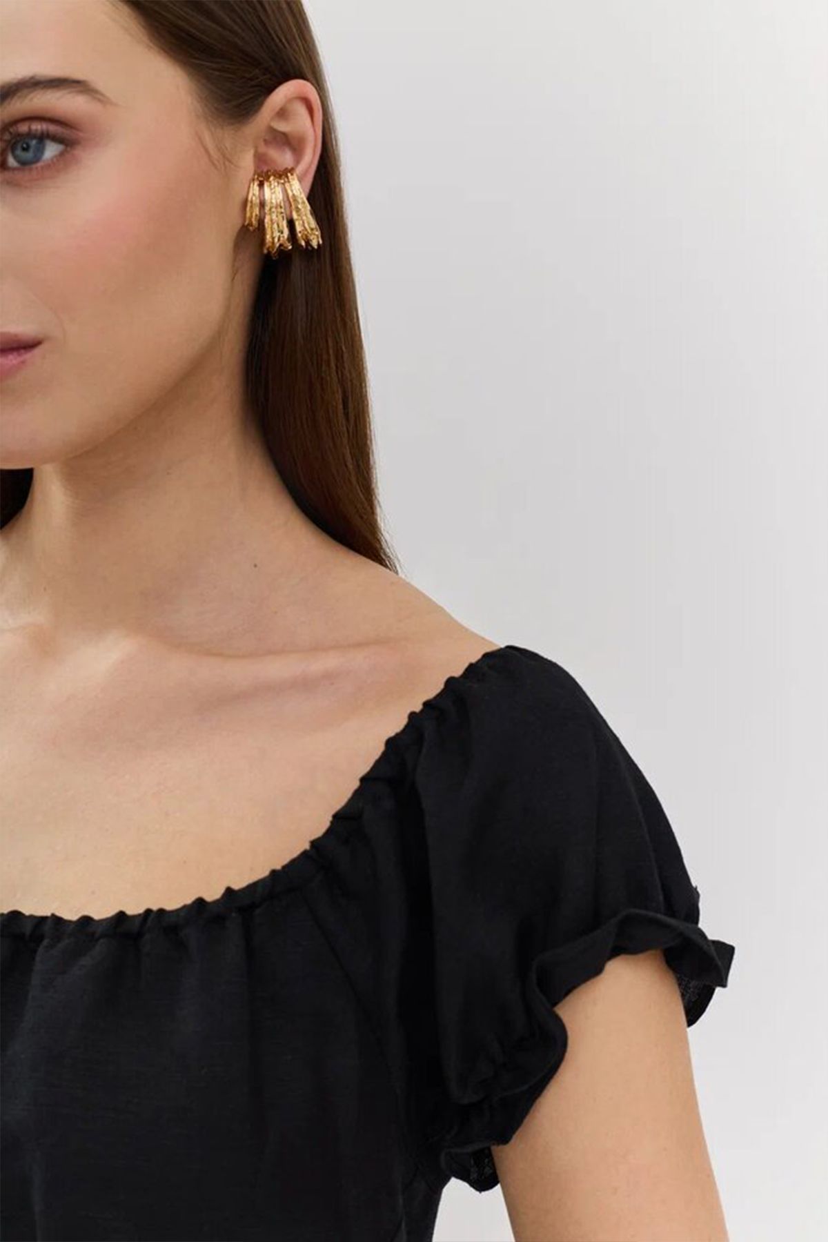 Платье с рюшами на рукавах в чёрном цвете, 50р