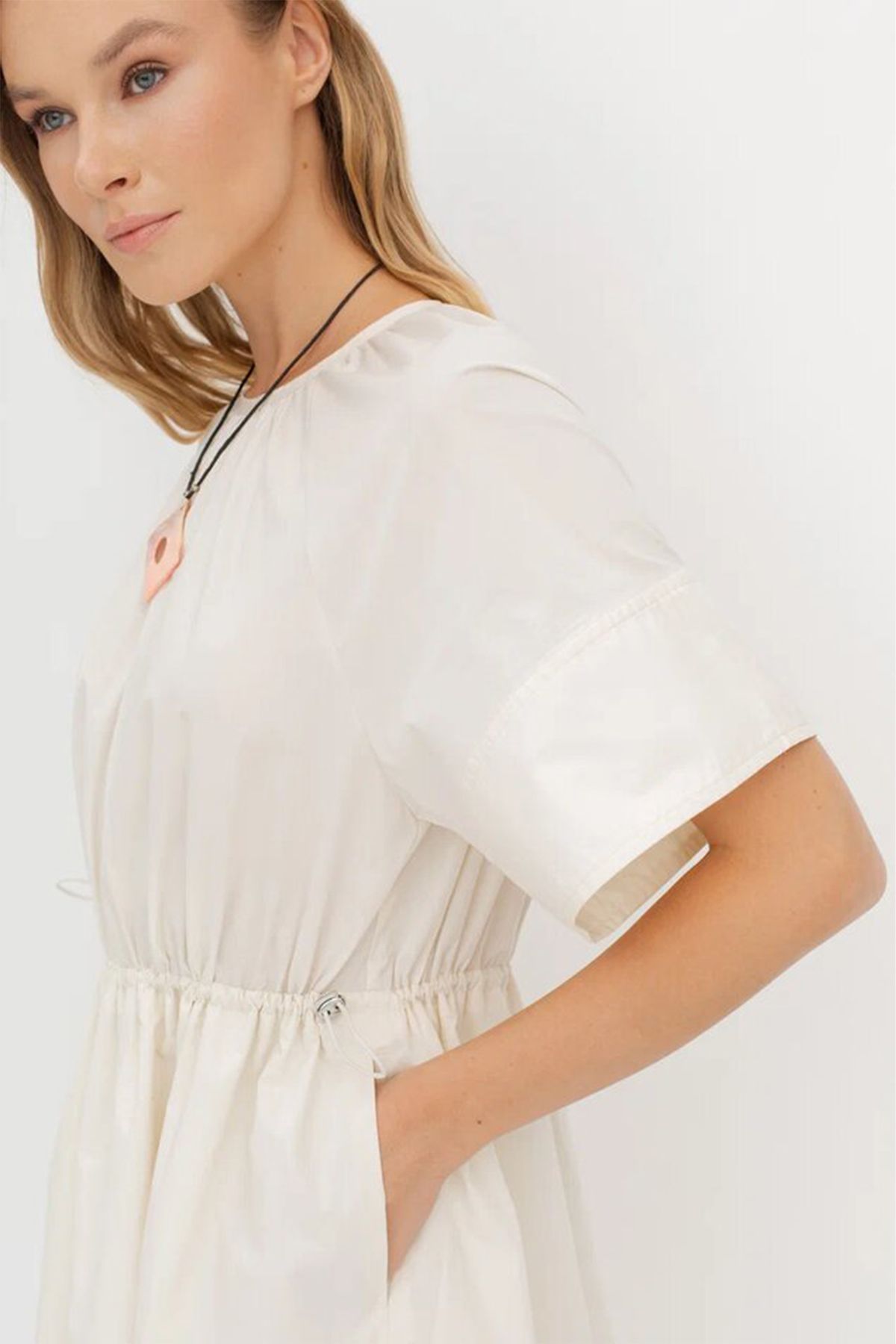 Платье с объемным верхом, 48р