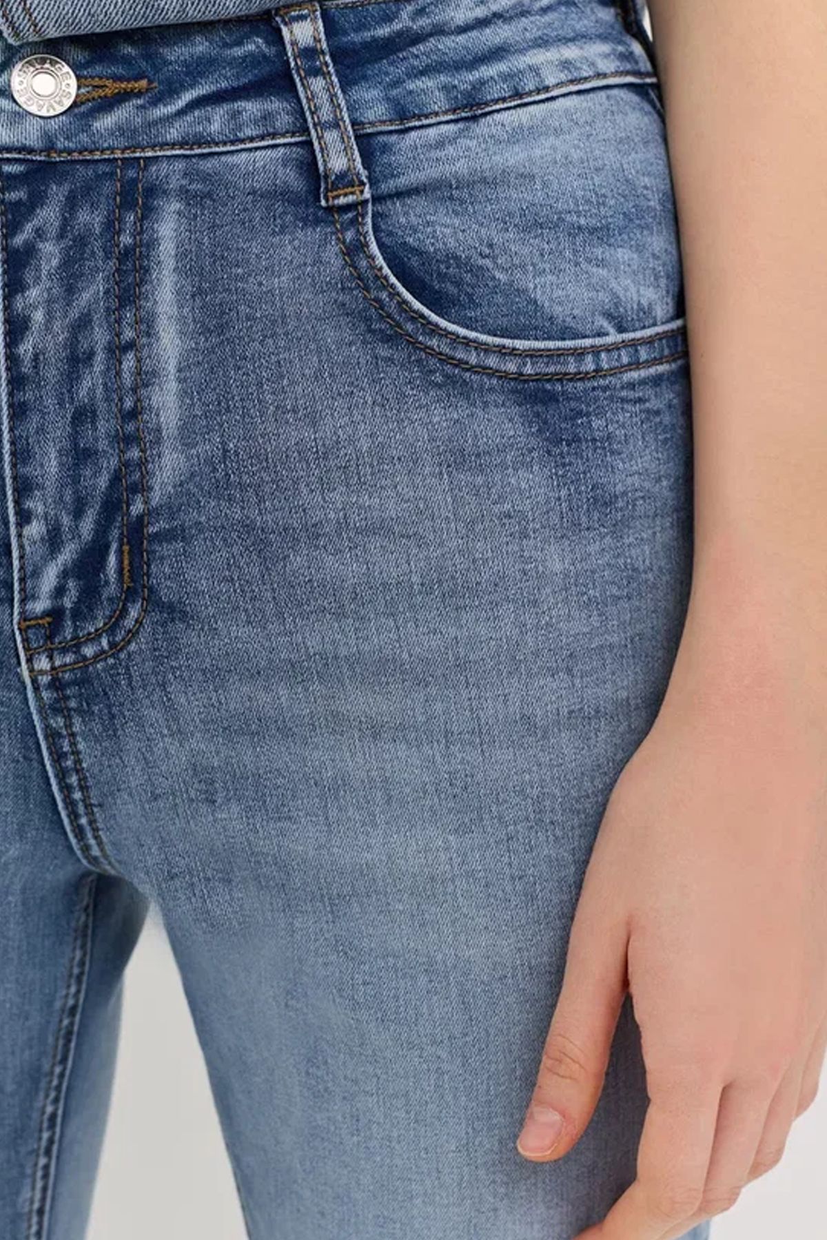 Джинсы с эффектом варки, 52р