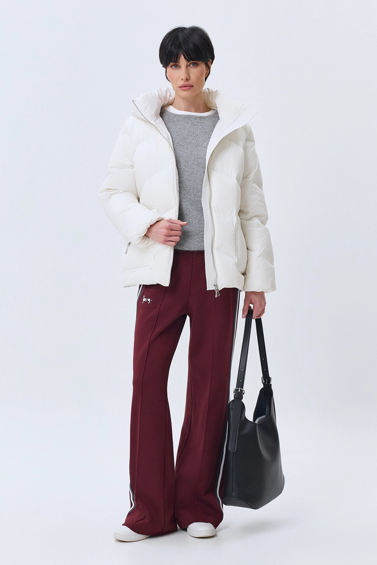 Oversize пуховик белый с деликатным блеском, 44