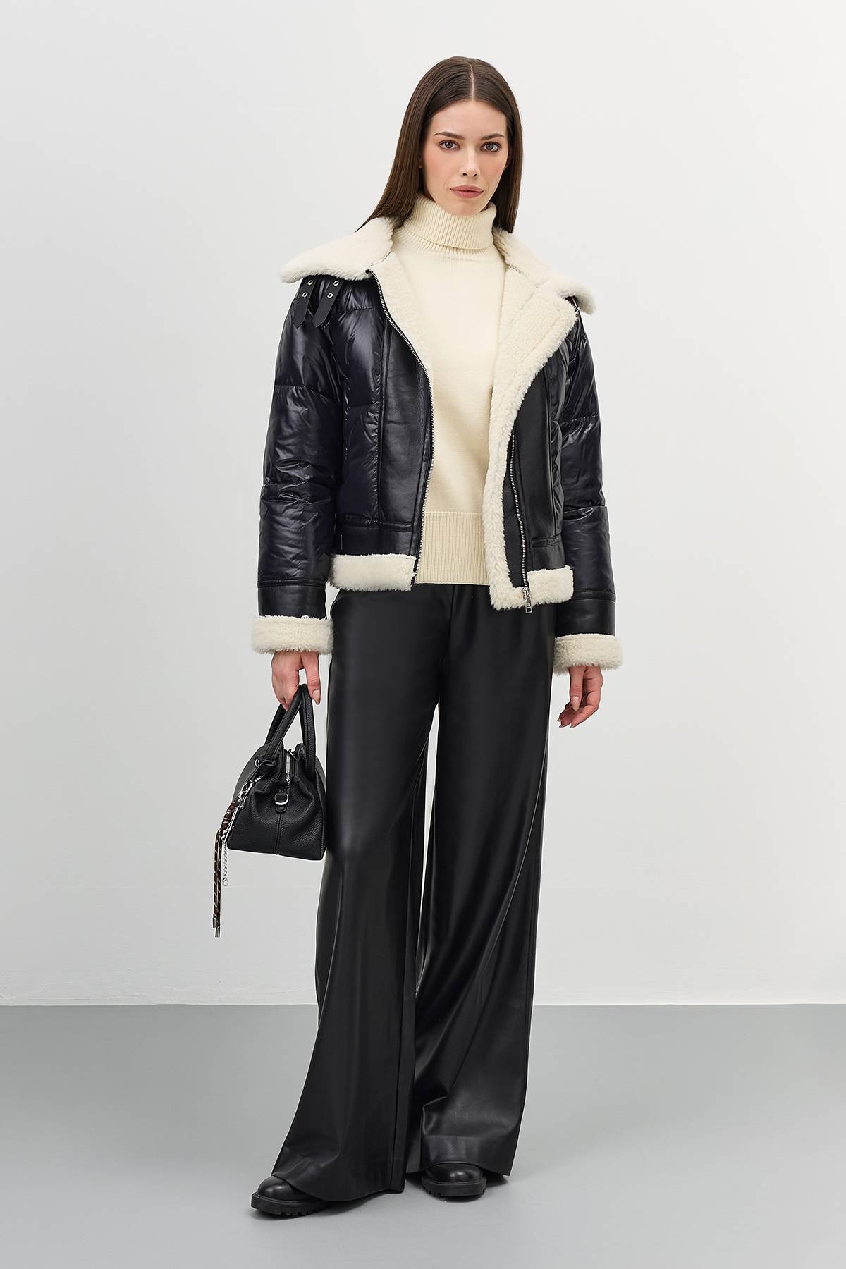 Лимитированная серия комбинированная куртка с овчиной с палантином, 46