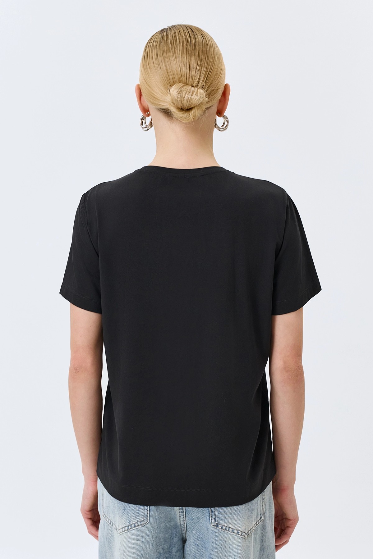 Футболка с искрящимися стразами, 52