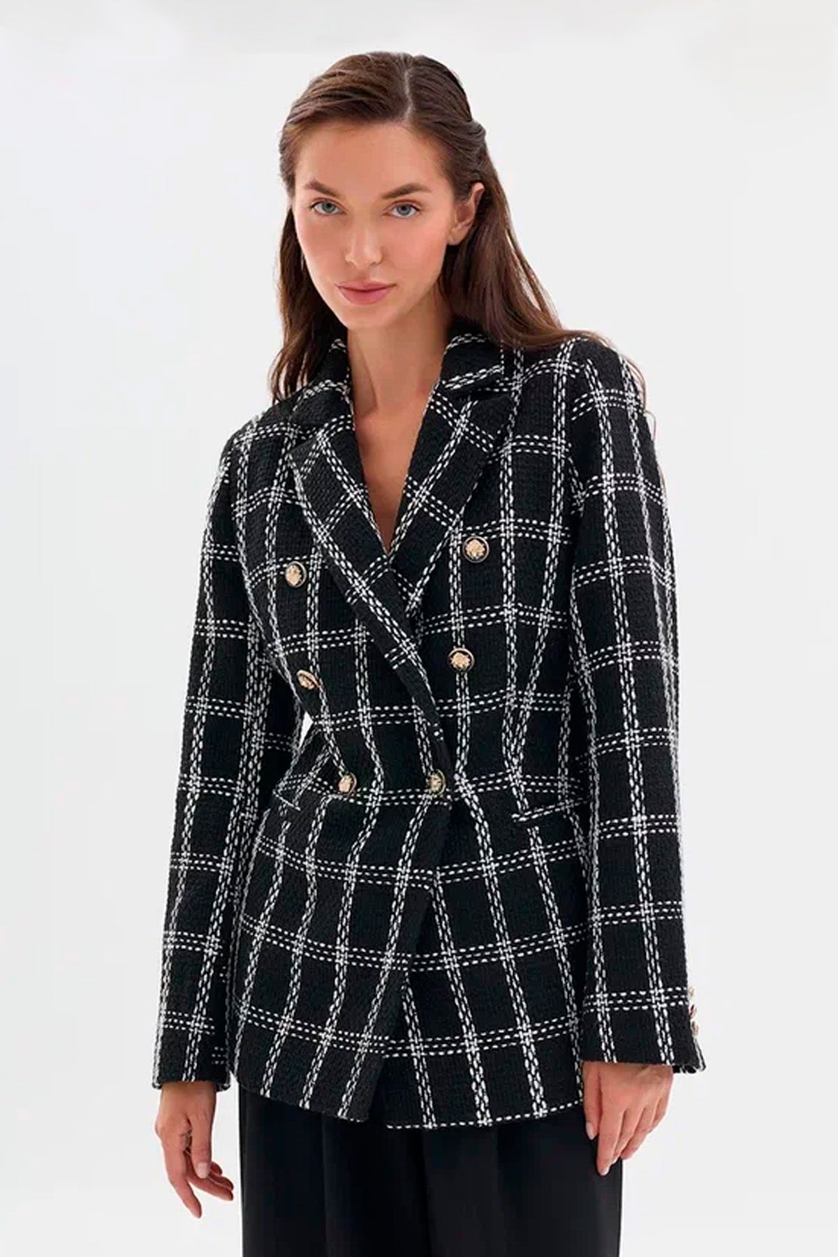 Удлинённый твидовый жакет в контрастную клетку, 50р