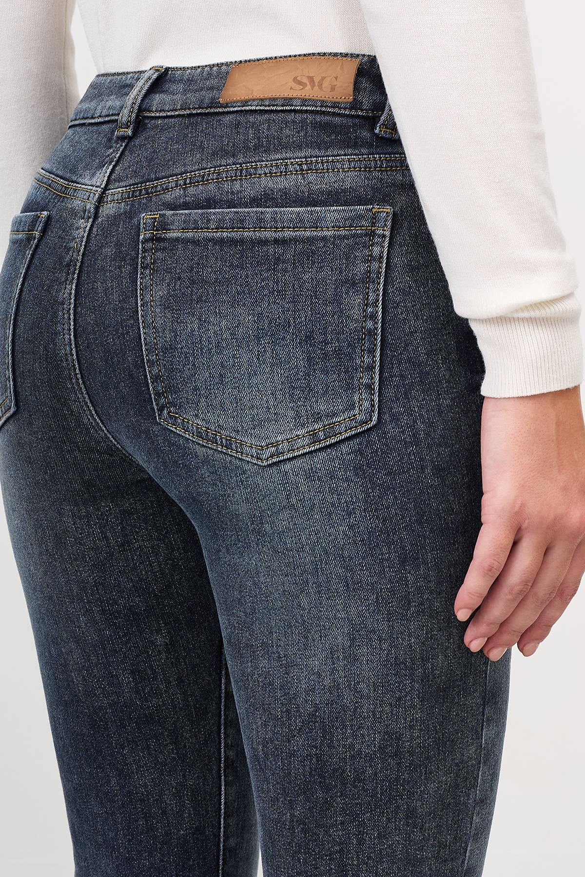 Джинсы прямого кроя со средней посадкой, 52