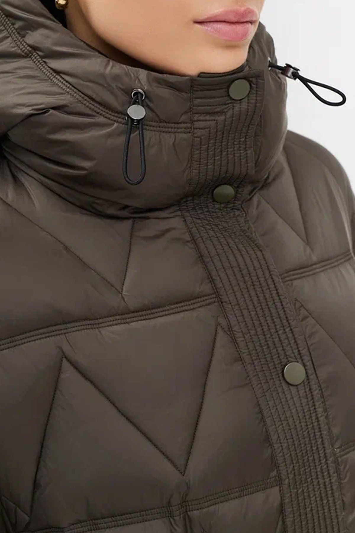 Удлиненное пальто с фигурной стежкой в цвете хаки, 46р