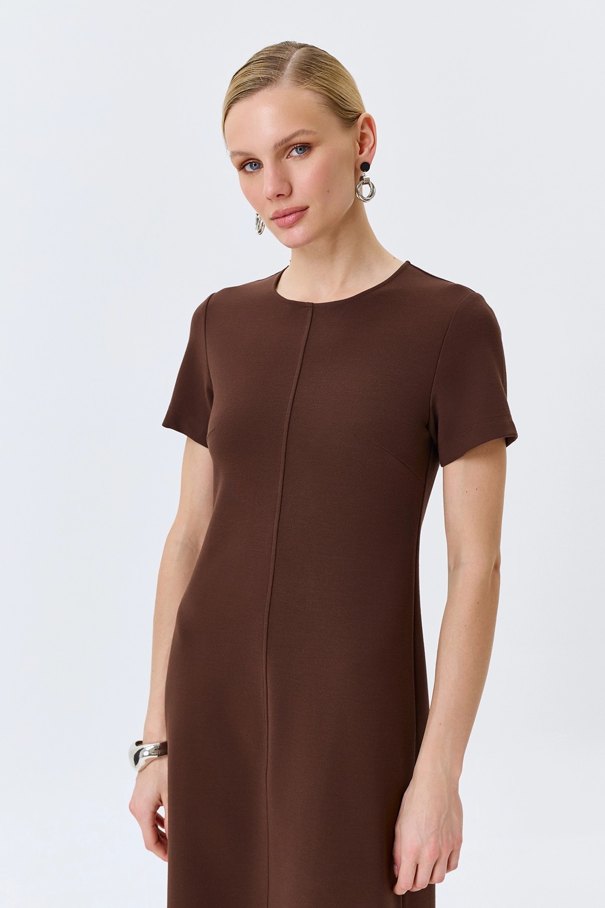 Коричневое базовое платье из смесовой вискозы, 50