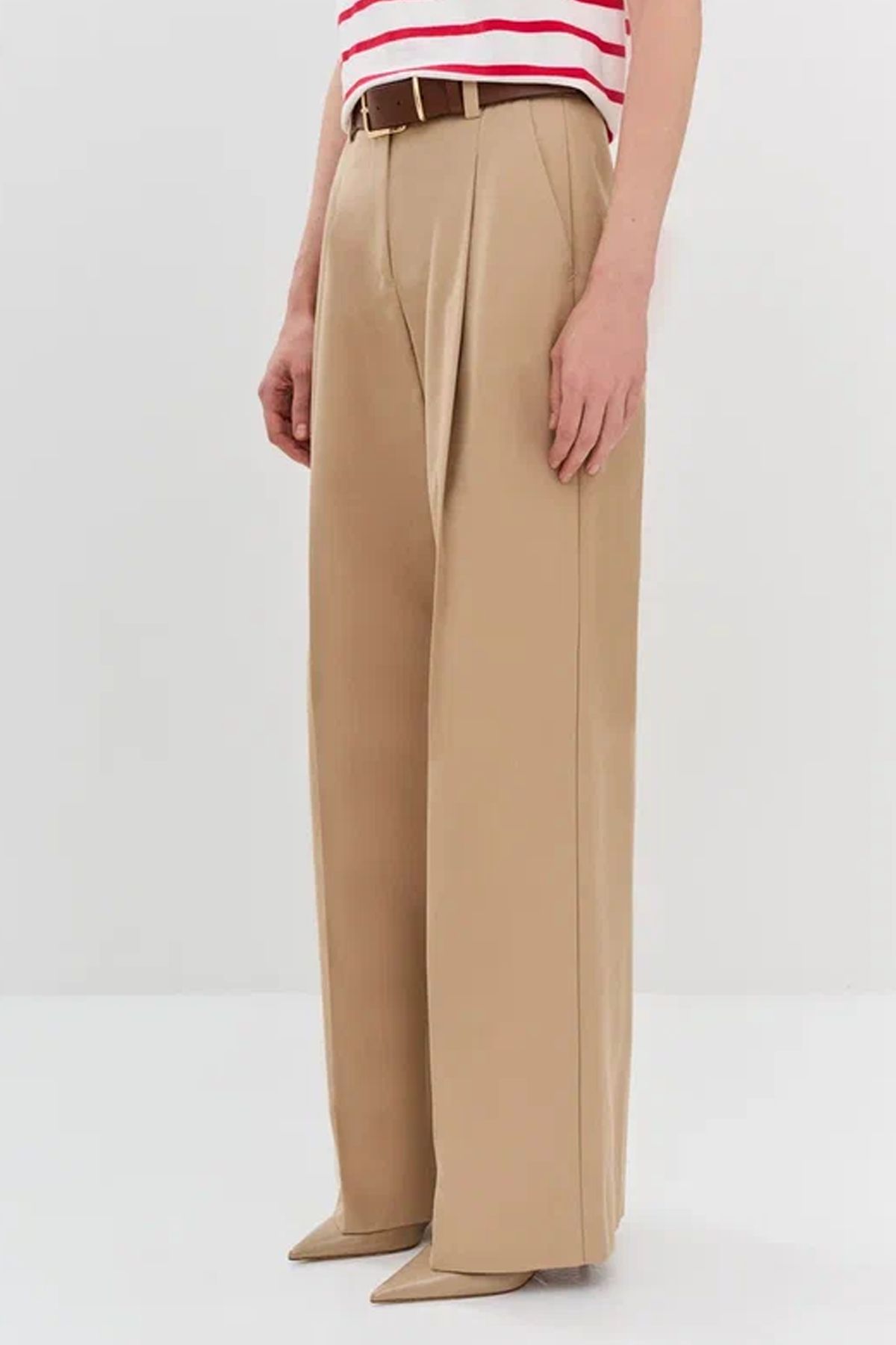 Брюки прямого кроя с мягкими стрелками, 42р