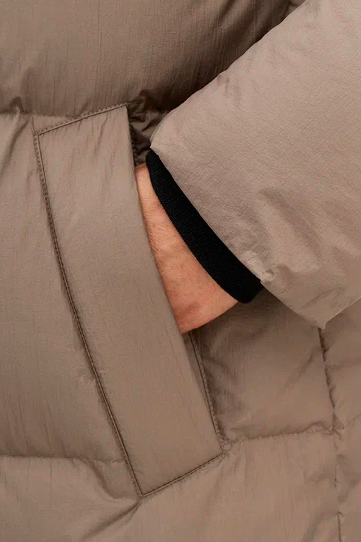 Пальто на натуральном утеплителе с контрастными деталями, 48р