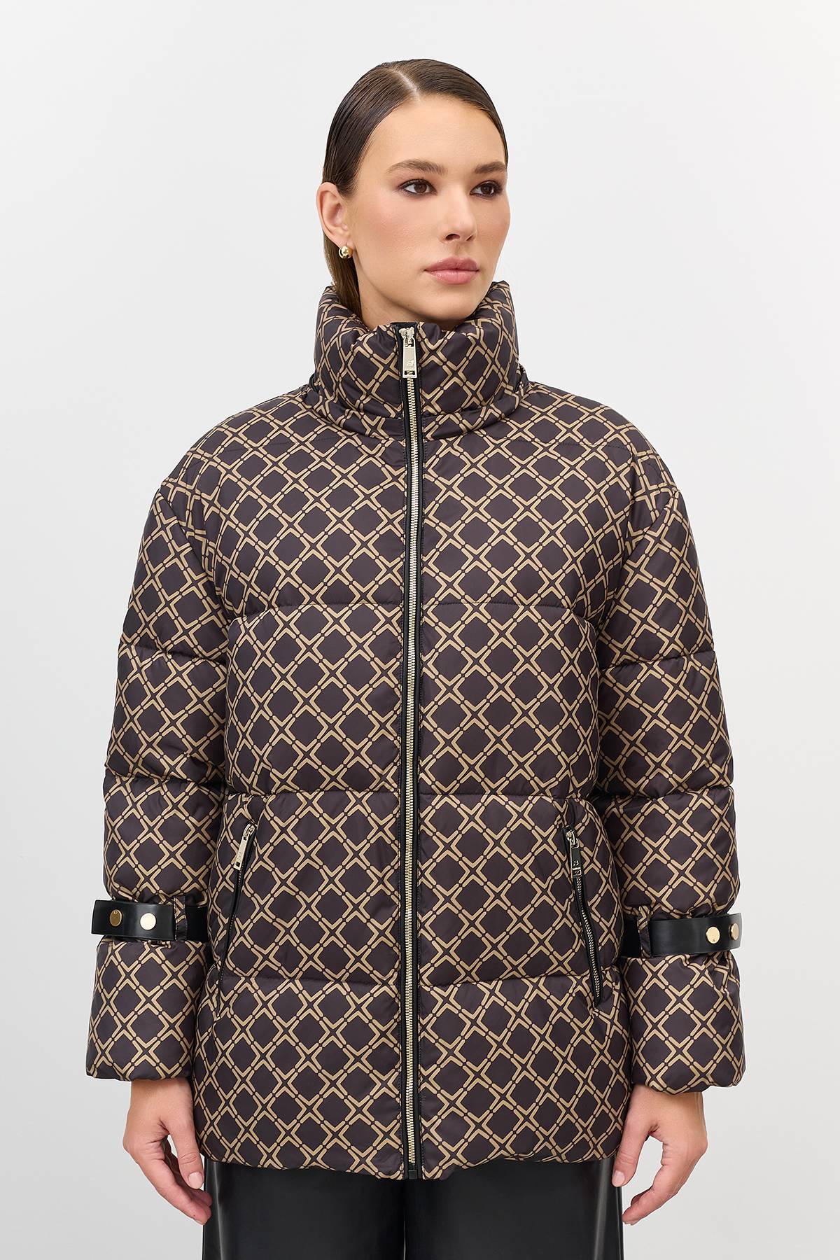 Лимитированная серия Куртка с геометрическим принтомс палантином, 42