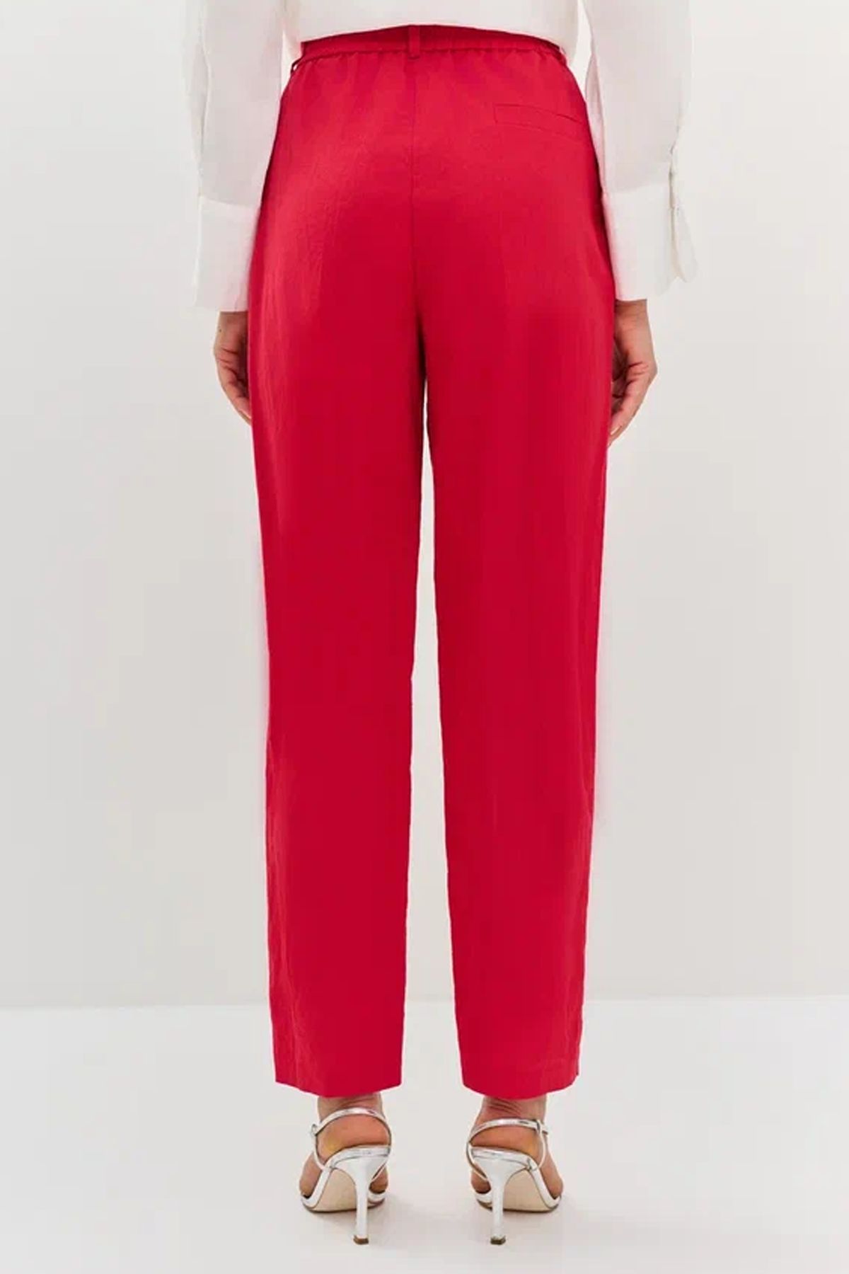 Однотонные брюки красного цвета со стрелками, 48р