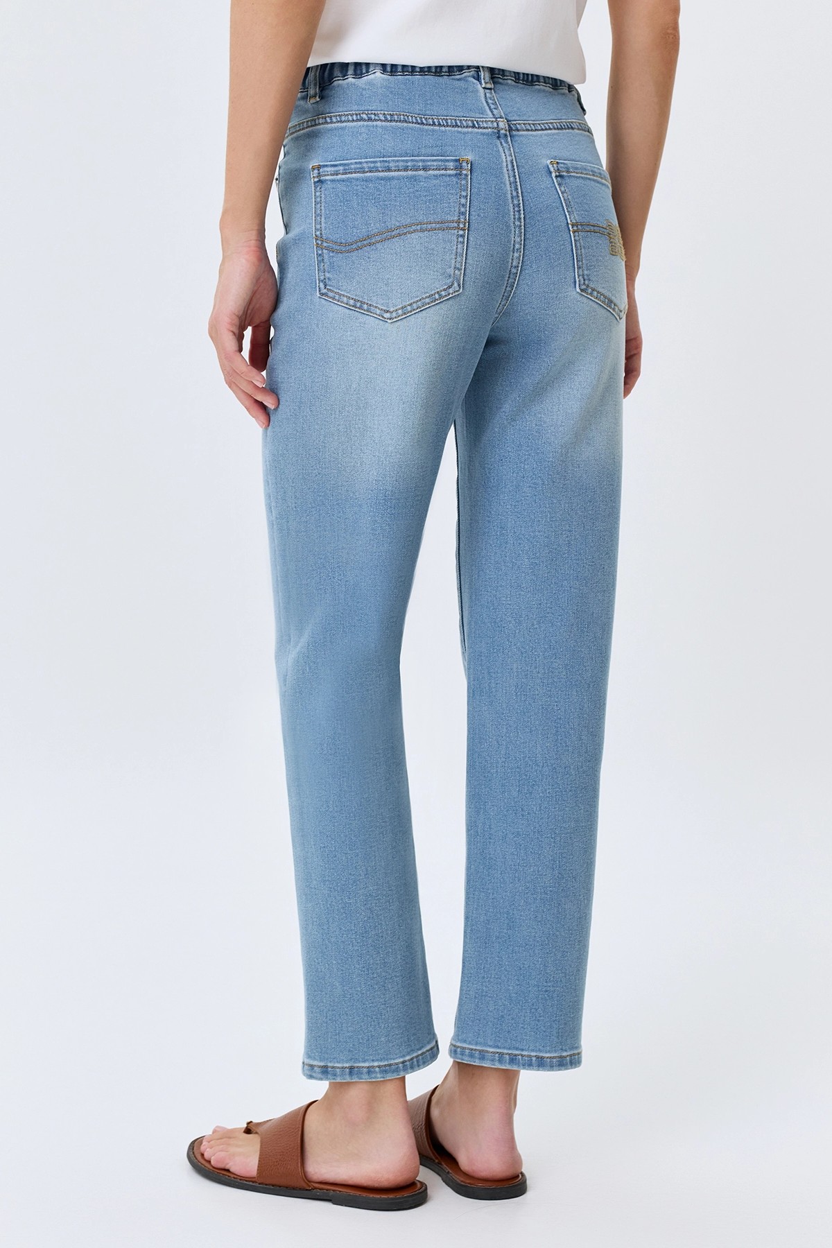 Джемпер с ажурной вышивкой, 46