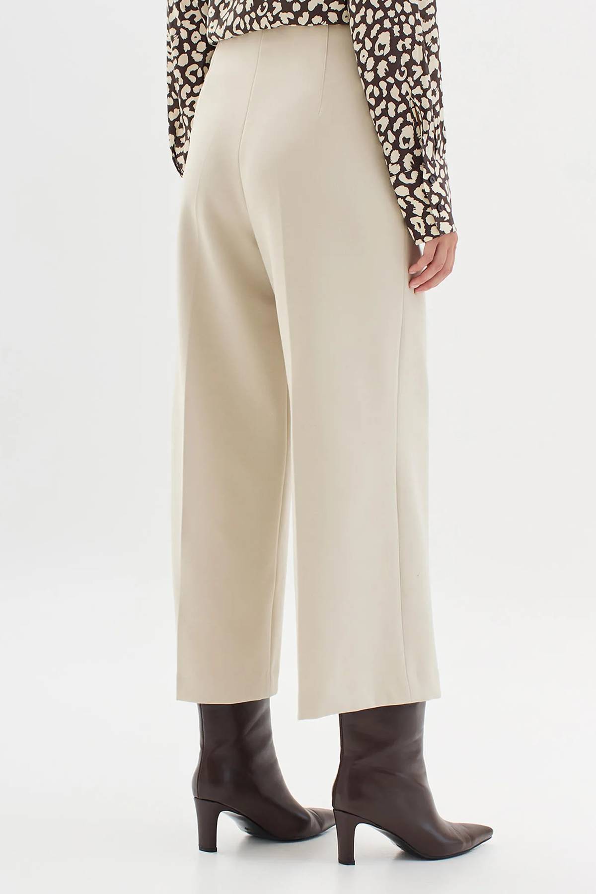 Брюки-кюлоты с мягкими стрелками, 42р