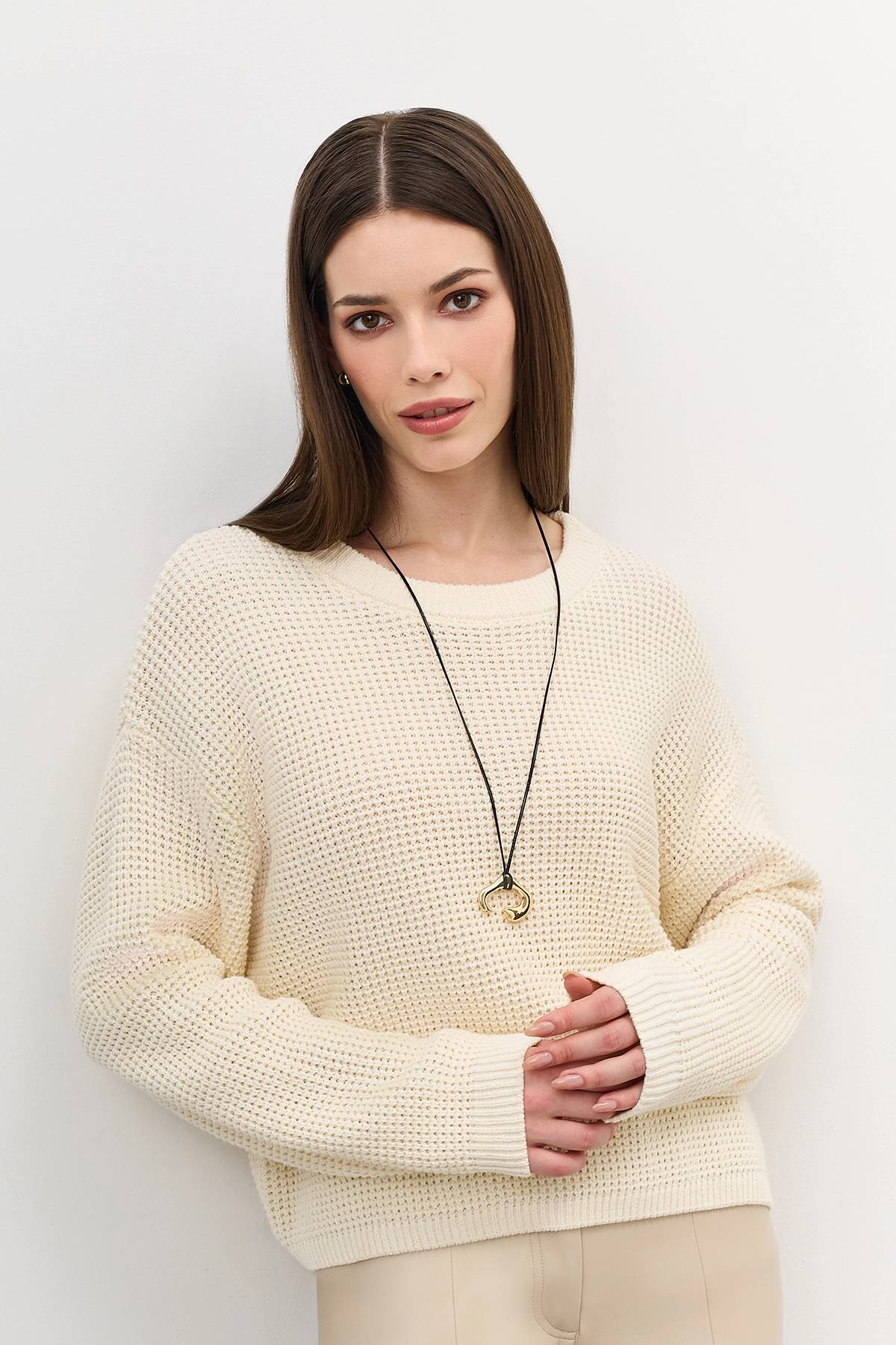 Лимитированная серия молочный джемпер с палантином, 46