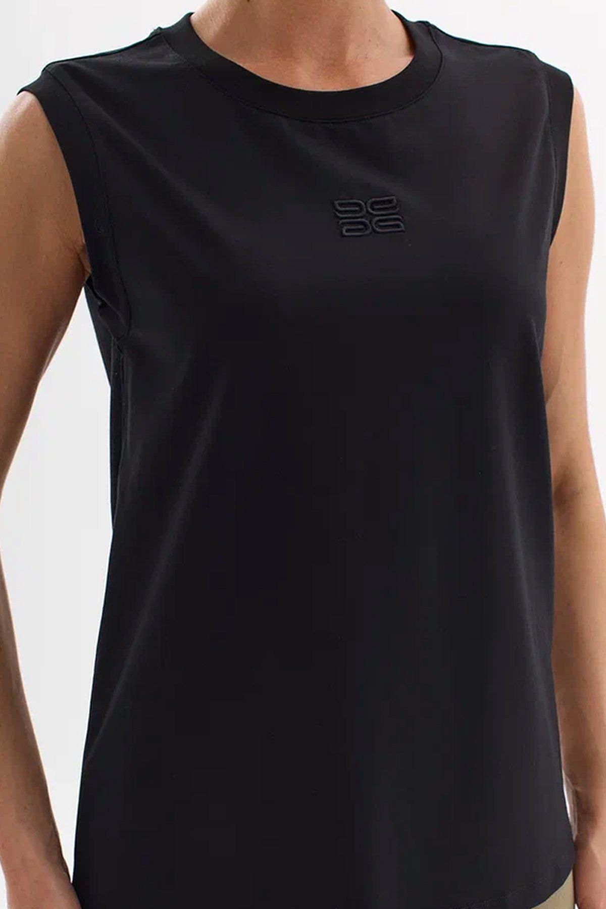 Базовый топ из модала в черном цвете, 44р